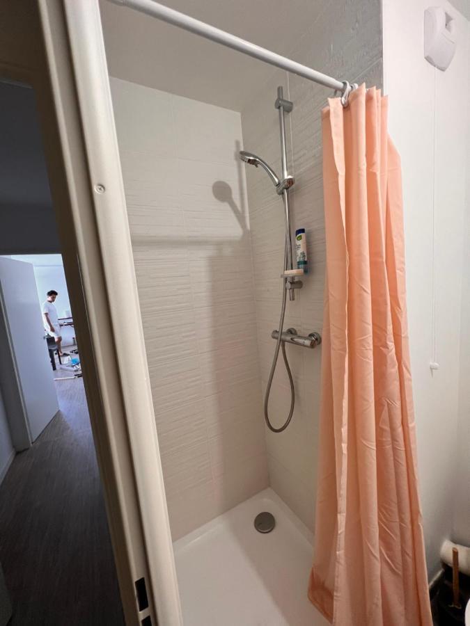 Chambre Individuelle Dans Un Appartement A 37 De Champs Elysees ซัคทรูวิลล์ ภายนอก รูปภาพ