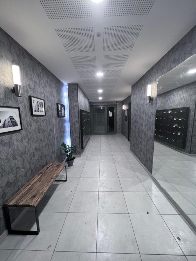 Chambre Individuelle Dans Un Appartement A 37 De Champs Elysees ซัคทรูวิลล์ ภายนอก รูปภาพ