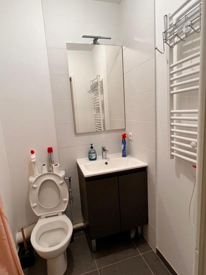Chambre Individuelle Dans Un Appartement A 37 De Champs Elysees ซัคทรูวิลล์ ภายนอก รูปภาพ
