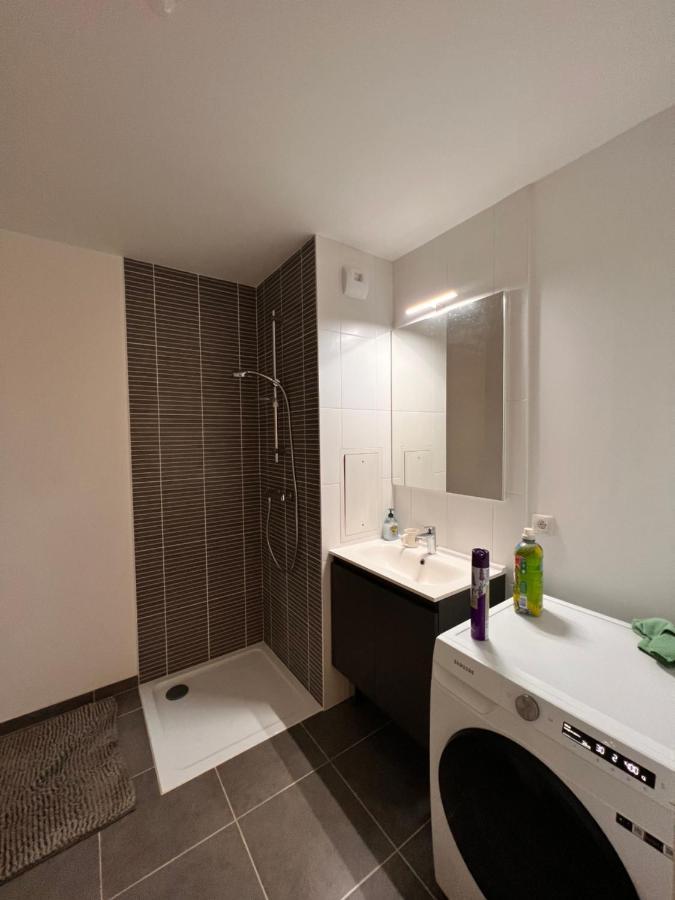 Chambre Individuelle Dans Un Appartement A 37 De Champs Elysees ซัคทรูวิลล์ ภายนอก รูปภาพ
