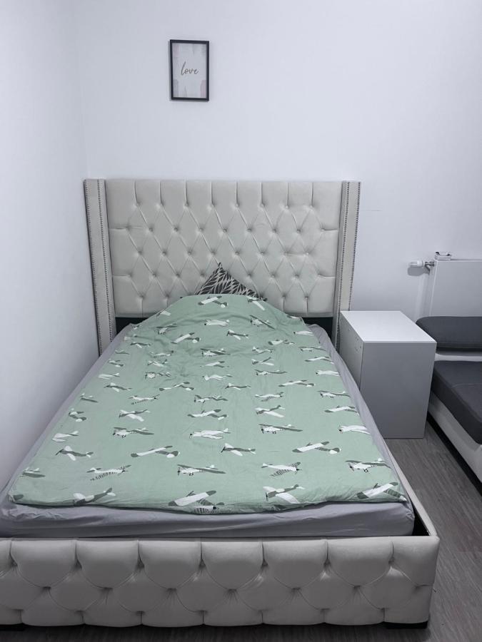 Chambre Individuelle Dans Un Appartement A 37 De Champs Elysees ซัคทรูวิลล์ ภายนอก รูปภาพ